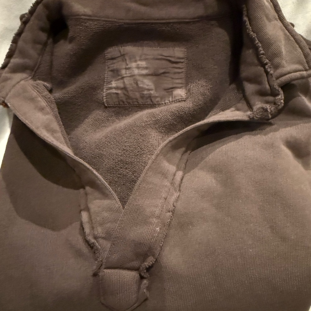 Frank & Eileen - Patrick in Popover Henley in Irish Chocolate - Picture 9 of 9